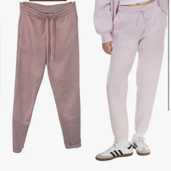 TNA (Aritzia) cozy fleece boyfriend joggers - Picture 2 of 9